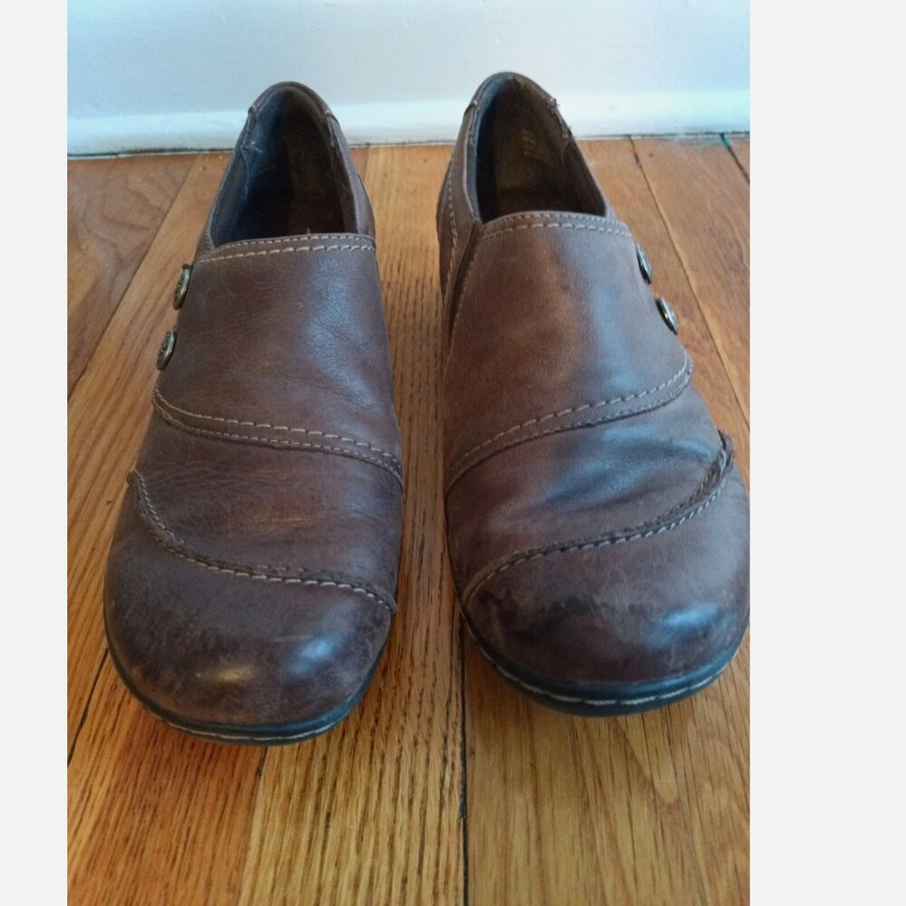 Clarks Brown Leather Slip ON Womens 9 Shoe Comfortable Loafers